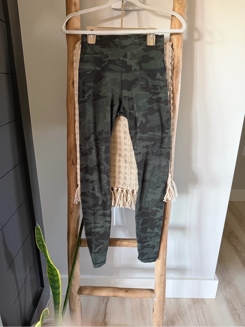 💚 Lululemon Align Leggings | Size 4 | Camo Green 💚